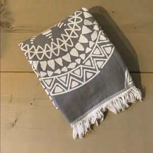 Turkish Bath + Beach Towel - Grey + White